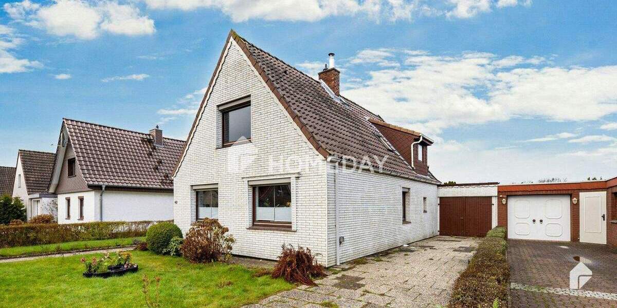 Teilsaniertes Einfamilienhaus mit großem Grundstück, Terrasse, Nebengebäude und Garage | Surheide 5 zimmer