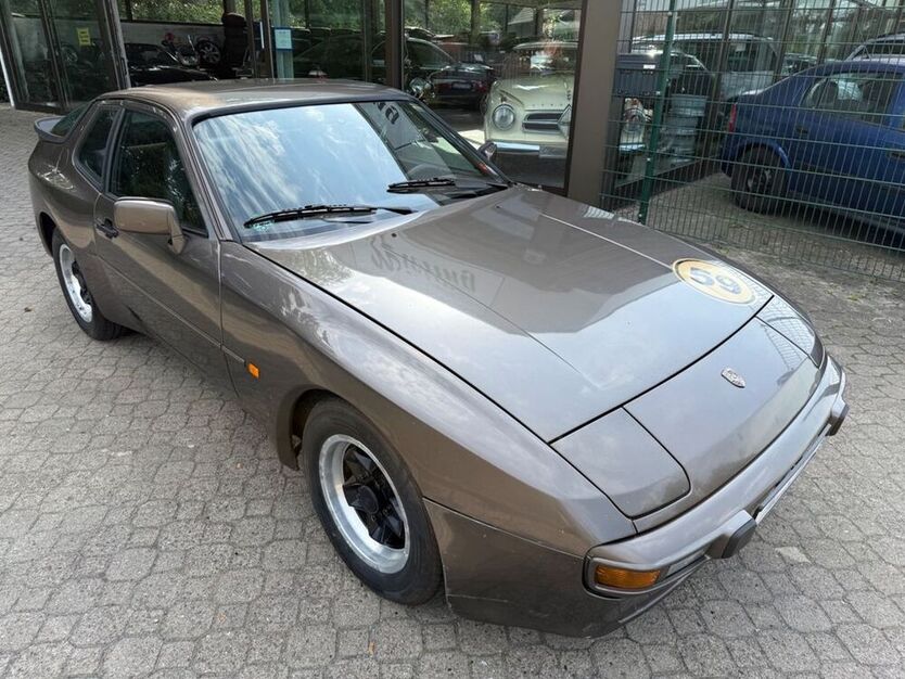 944