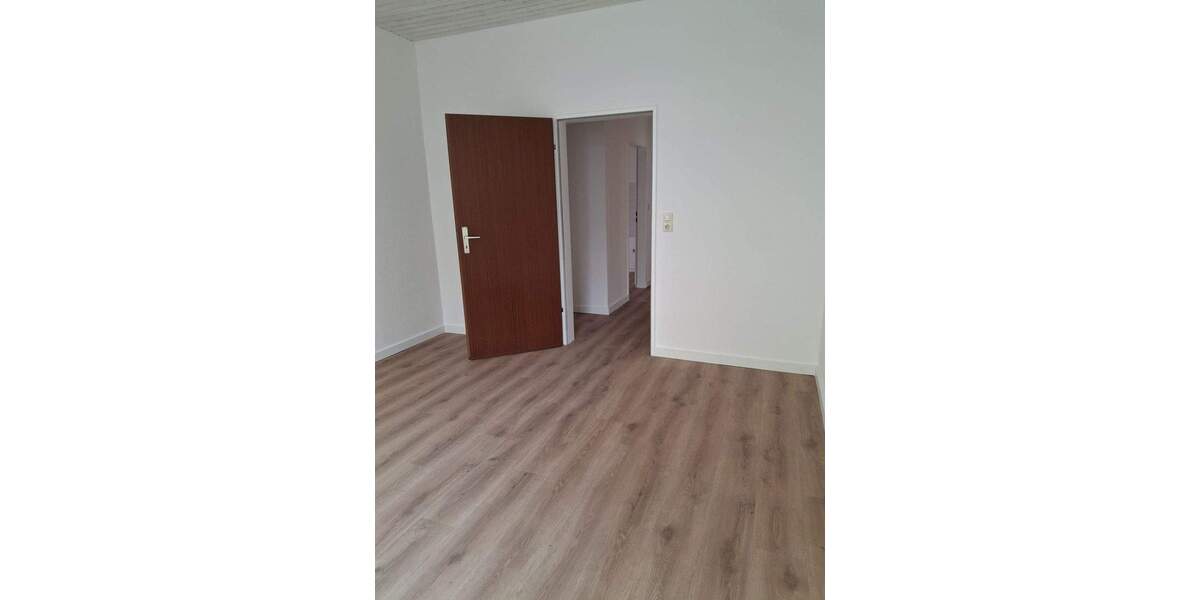 Etagenwohnung Bremerhaven Geestemünde - 3 Zimmer, 83 m&sup2;, 690&euro; | Angebot:25835196