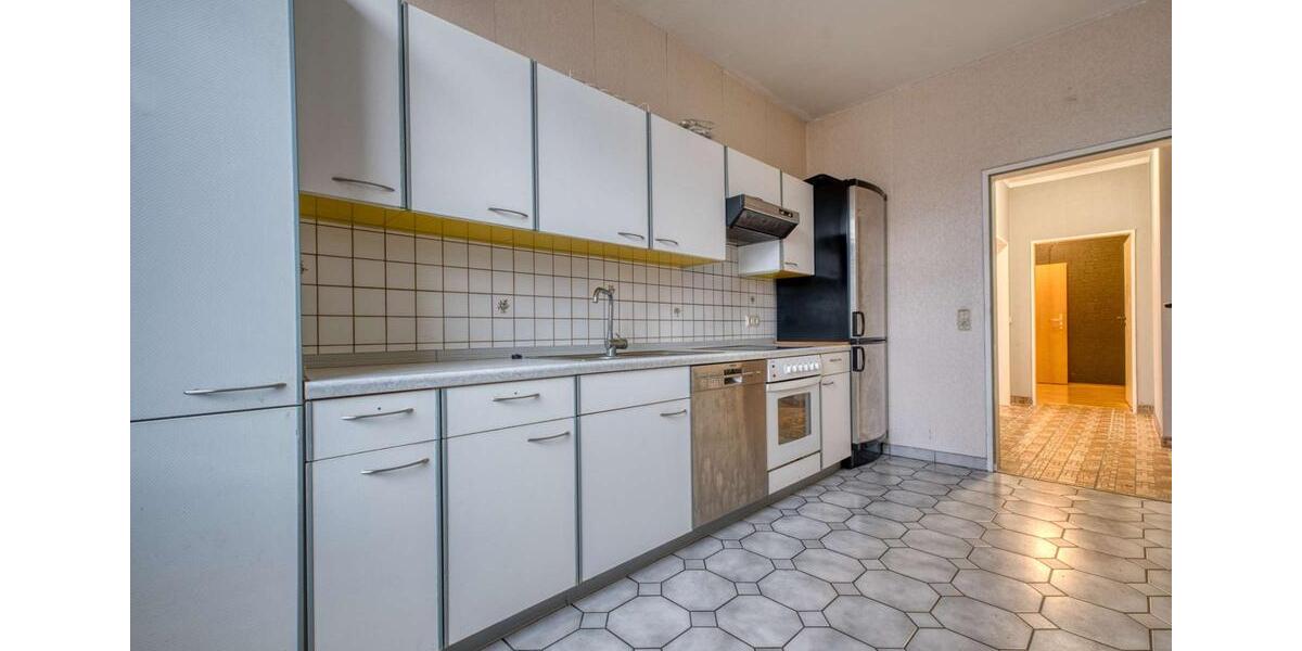 Helle 3-Zimmer-Wohnung mit Einbauküche inklusive E-Geräte – zentral gelegen in Brake 3 zimmer