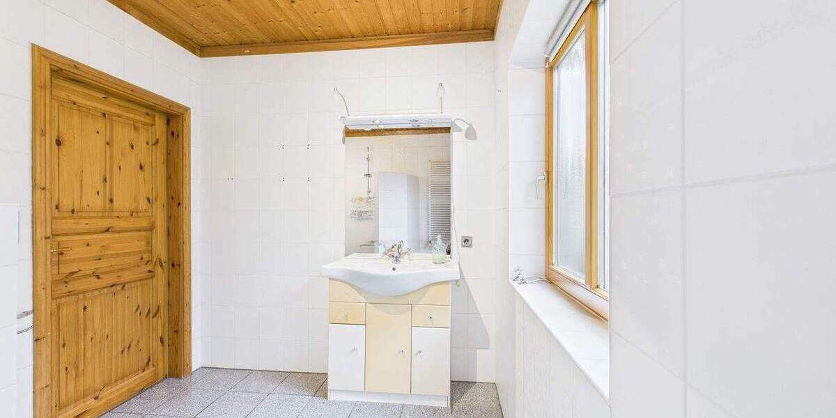 Mehrfamilienhaus, Wohnhaus Nordleda - 4 Zimmer, 137 m&sup2;, 259.000&euro; | Angebot:25666571