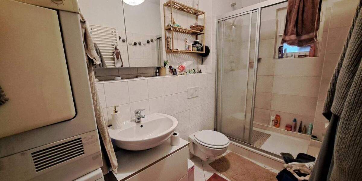 2-Zimmer-Wohnung mit großem Balkon gegenüber vom Leher-Bahnhof! 2 zimmer