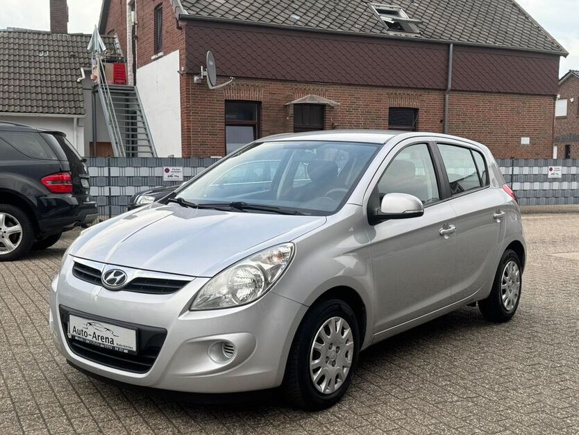Hyundai i20 175.000 km 2.799 € Stadland 26935