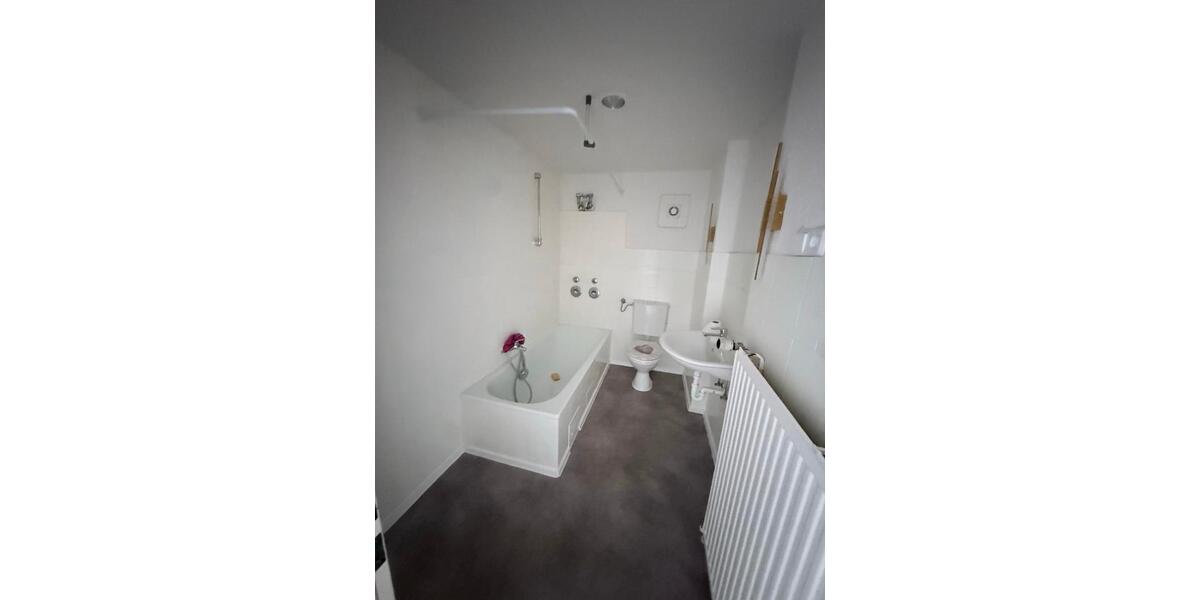 Dachgeschoßwohnung Bremerhaven Mitte - 3 Zimmer, 85 m&sup2;, 500&euro; | Angebot:25985898