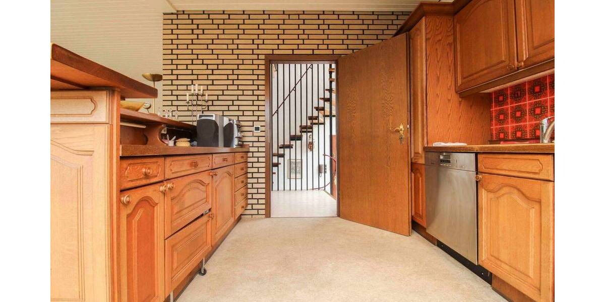 Einfamilienhaus Bremerhaven Leherheide - 8 Zimmer, 264 m&sup2;, 299.990&euro; | Angebot:26290979