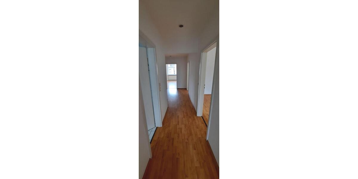 Etagenwohnung Bremerhaven Mitte - 4 Zimmer, 138 m&sup2;, 828&euro; | Angebot:22093029