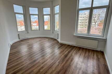 Wohnung Bremerhaven Mitte - 4 Zimmer, 104 m&sup2;, 850&euro; | Angebot:26097694