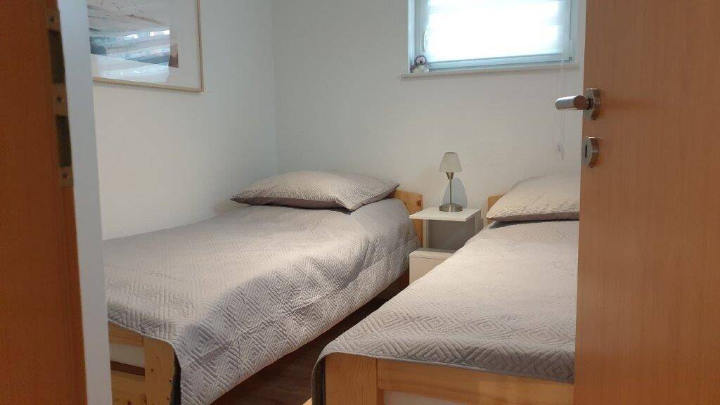 Mehrfamilienhaus, Wohnhaus Butjadingen / Burhave Burhave - 9 Zimmer, 160 m&sup2;, 639.000&euro; | Angebot:26155314